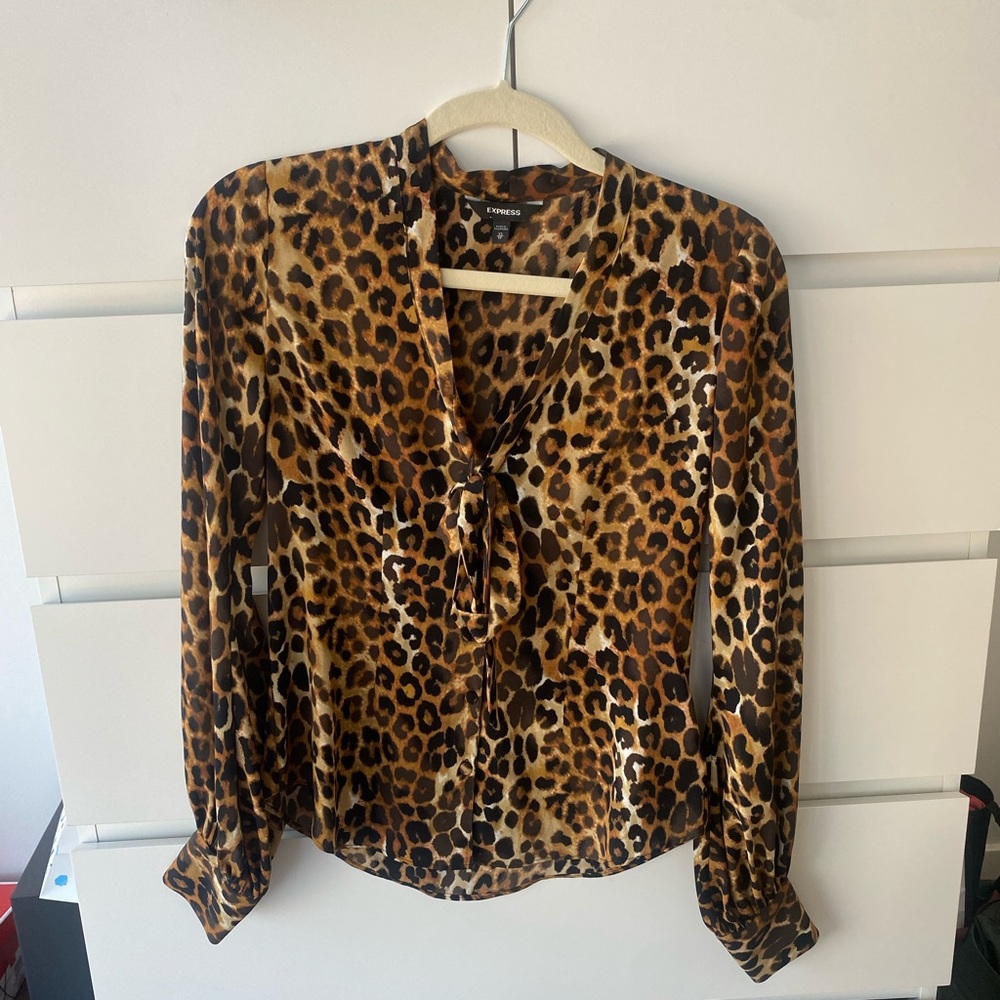 Express leopard shirt XS